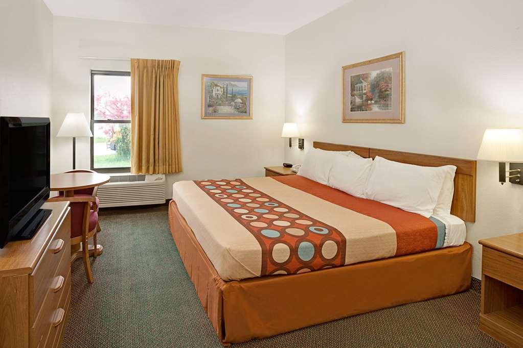 Super 8 By Wyndham Hampshire Il Quarto foto
